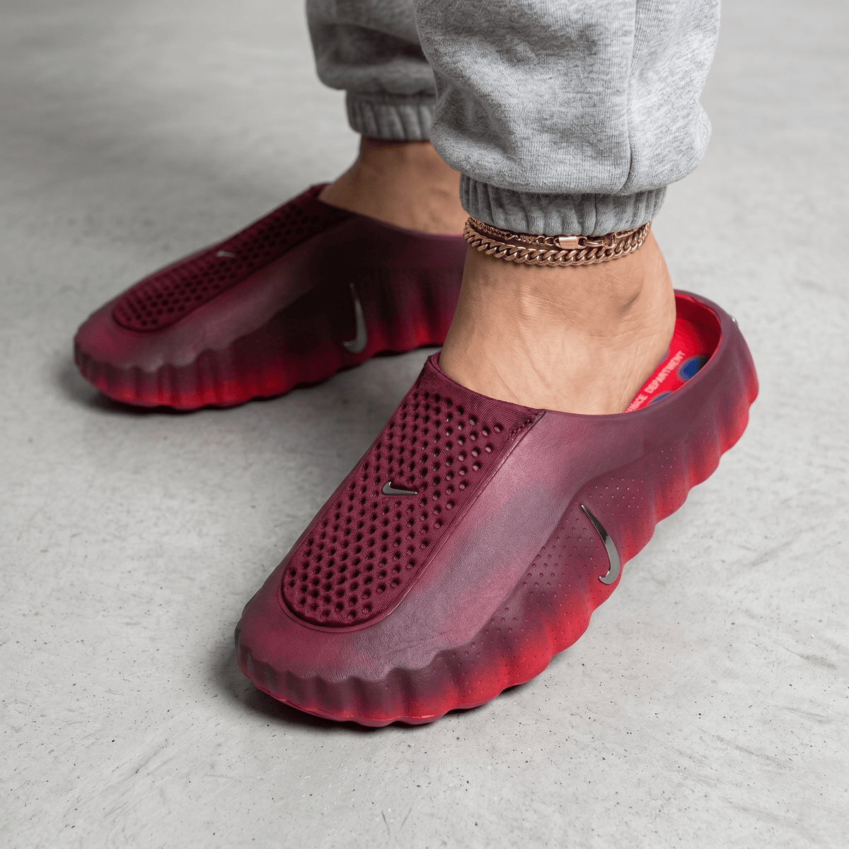 👟 Nike MIND Recovery Clogs – Deep Burgundy - MASTERPIECE