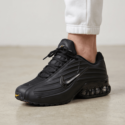 👟 Nike Shox R4 – Triple Black - MASTERPIECE