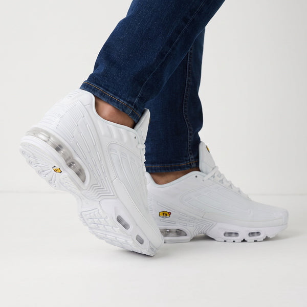 Nike Tuned Air – All‑White Performance Sneakers 👟