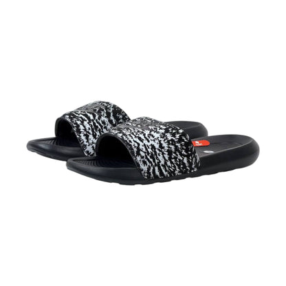 🖤 Nike Victori One Black & White Pattern Slides – Ultimate Comfort & Sporty Style ⚡ - MASTERPIECE