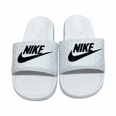 Nike White Logo Print Slides 🤍🖤 | Clean Sport Summer Essential 👟🔥 - MASTERPIECE