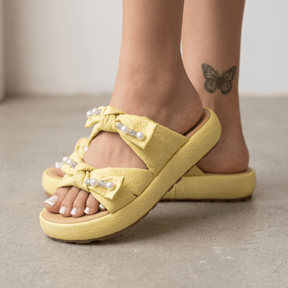 Pearl Bow Comfort Slides – Butter Yellow 💛✨ - MASTERPIECE