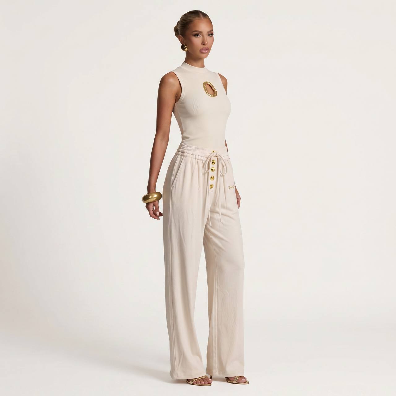 🤍✨ Schiaparelli Cream Gold-Detail Two-Piece Full Set