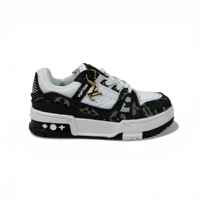 Louis Vuitton Black & White Low-Top Sneakers – Luxury Street Style Design 👟✨