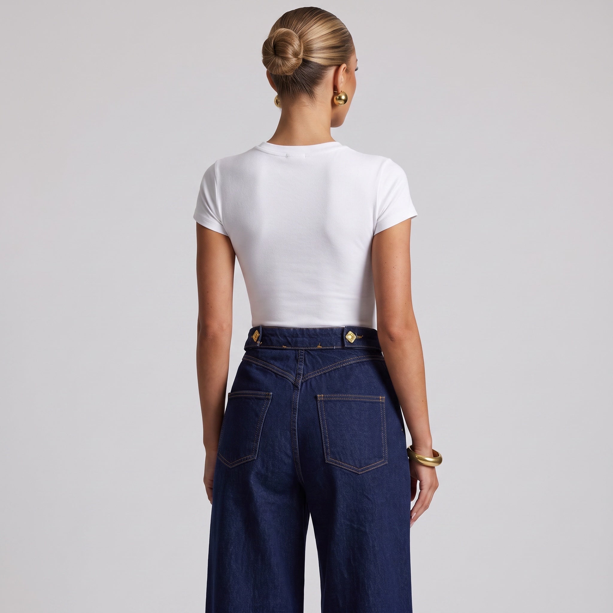 Schiaparelli Gold Charm High-Waist Wide-Leg Jeans – Dark Blue ✨ - MASTERPIECE