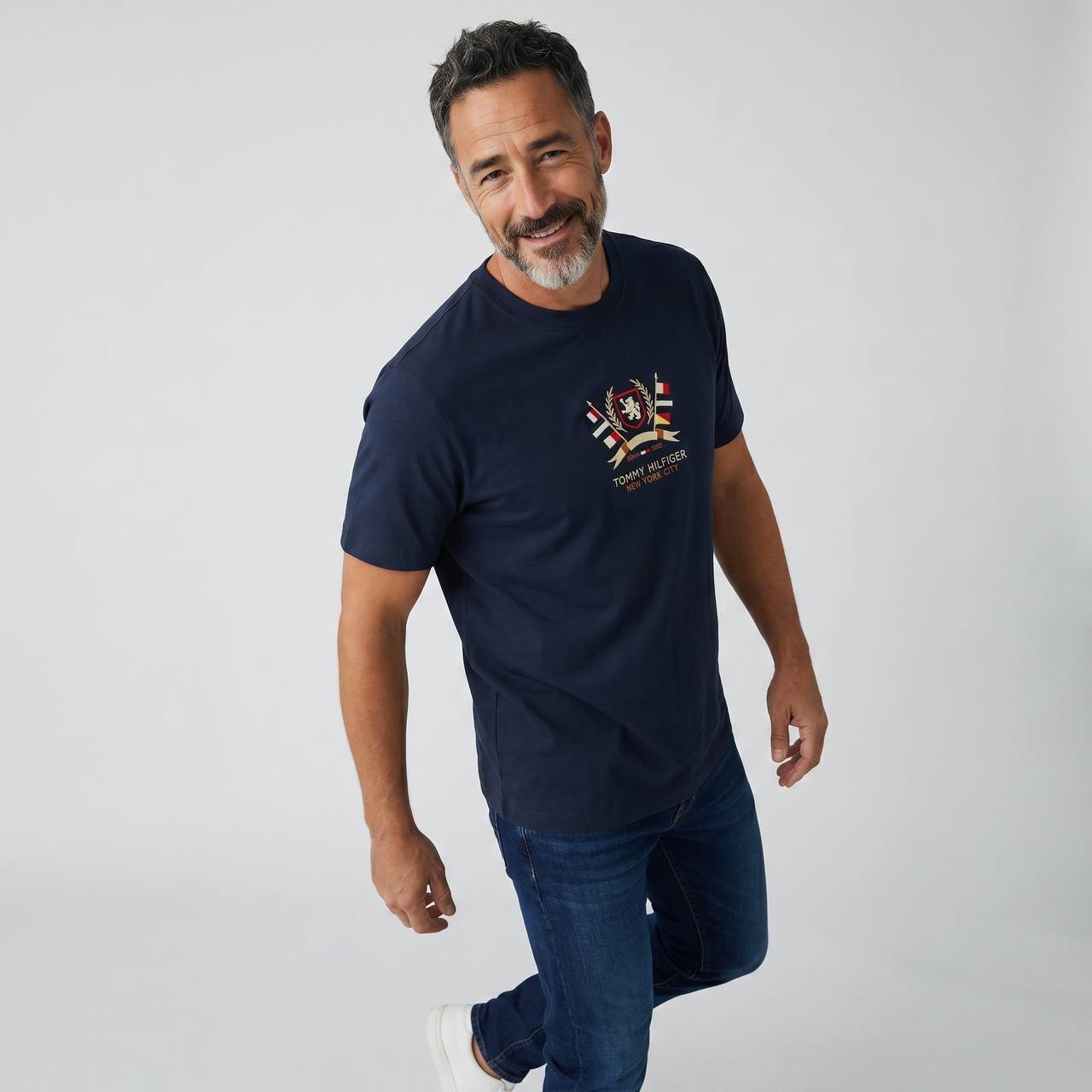 Tommy Hilfiger Heritage Crest T-Shirt – Navy Blue Edition 🇺🇸✨ - MASTERPIECE