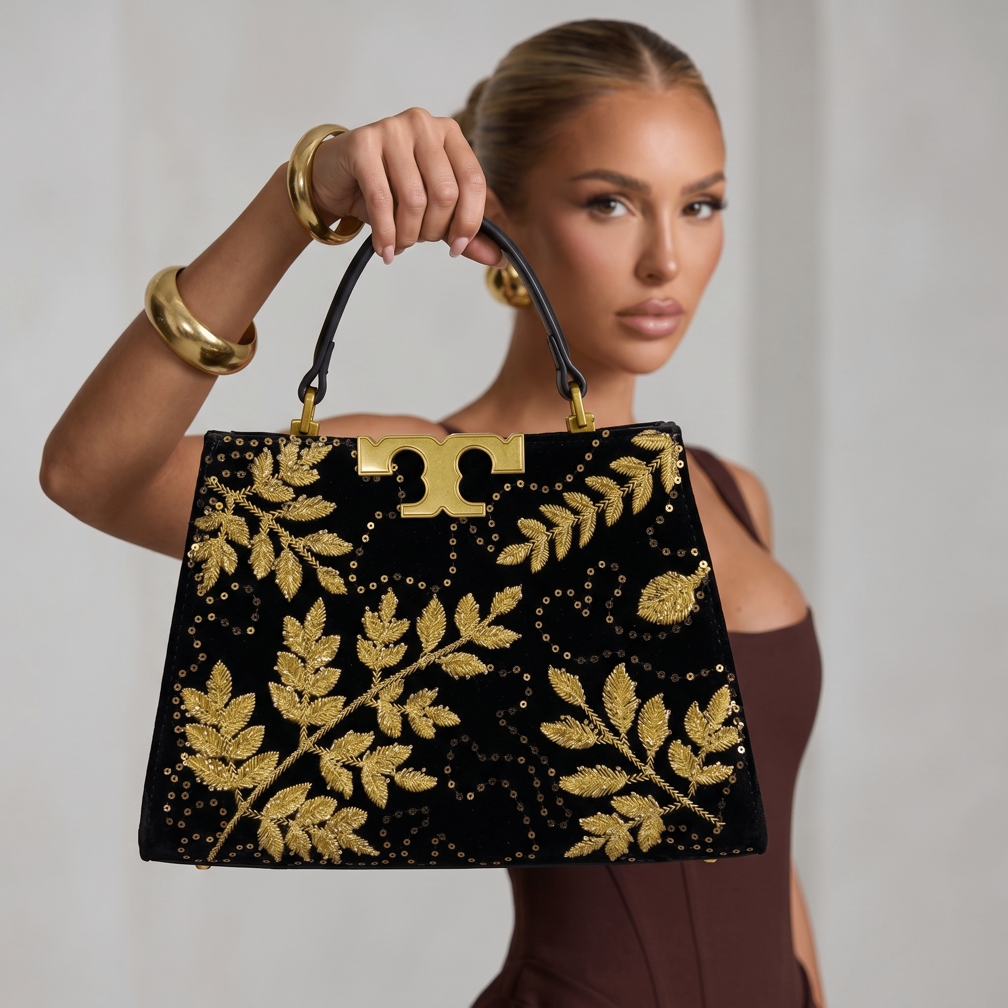 ✨ Tory Burch Eleanor Embroidered Top Handle Bag – Black & Gold Luxury Edition ✨ - MASTERPIECE