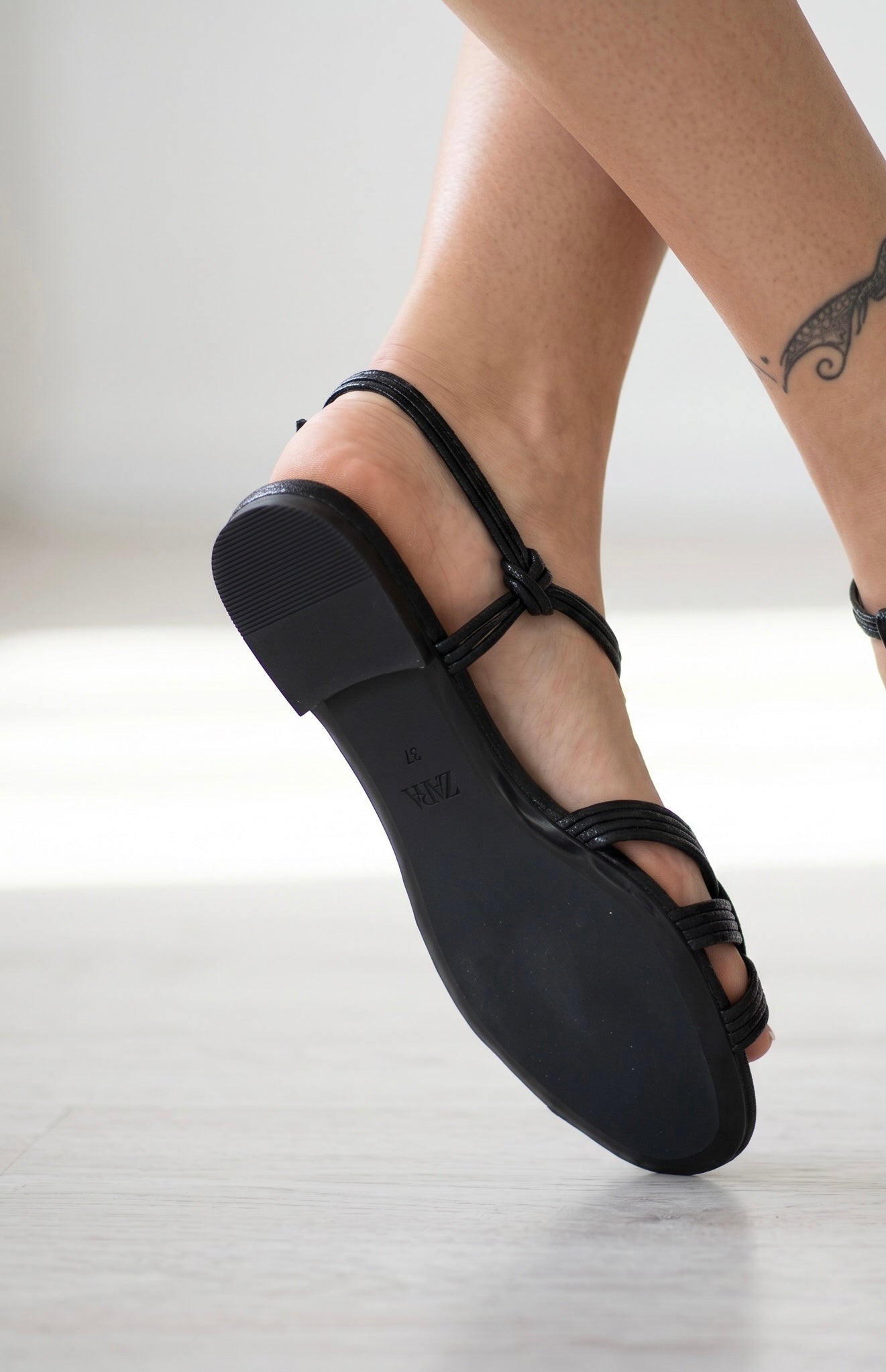 Zara Knotted Strappy Flat Sandals 🖤✨ - MASTERPIECE
